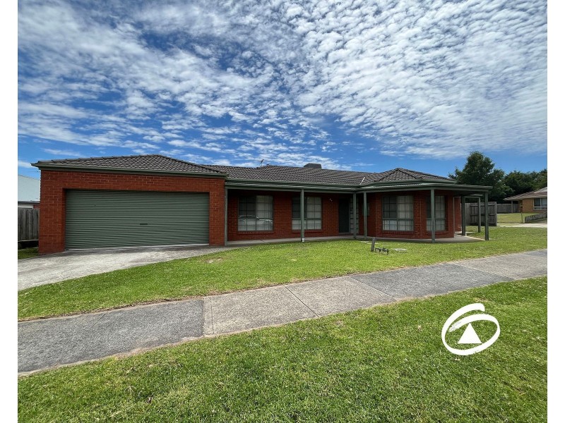 92 Oakgrove Drive, Narre Warren South VIC 3805