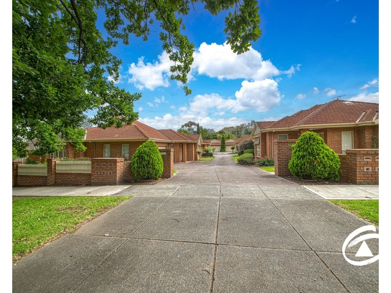 2/17 Peel Street, Berwick VIC 3806