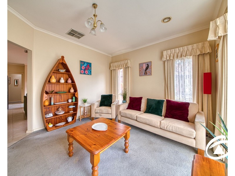 2/17 Peel Street, Berwick VIC 3806