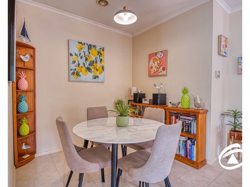 2/17 Peel Street, Berwick VIC 3806