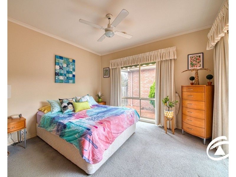 2/17 Peel Street, Berwick VIC 3806