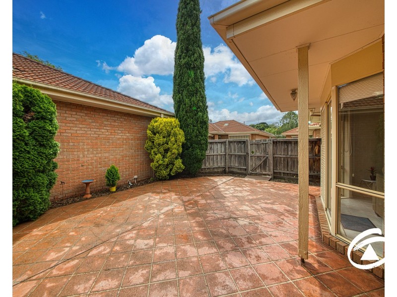 2/17 Peel Street, Berwick VIC 3806