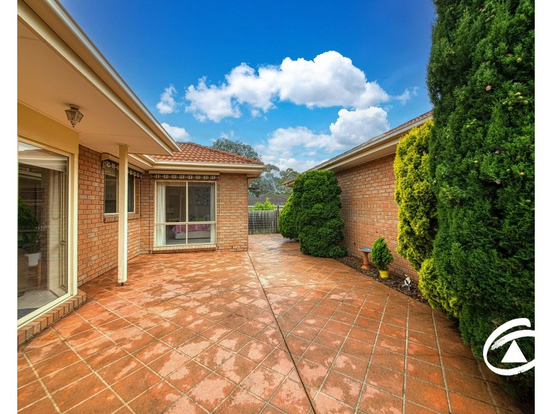 2/17 Peel Street, Berwick VIC 3806
