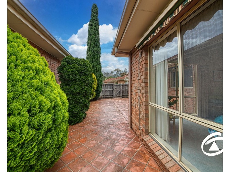 2/17 Peel Street, Berwick VIC 3806