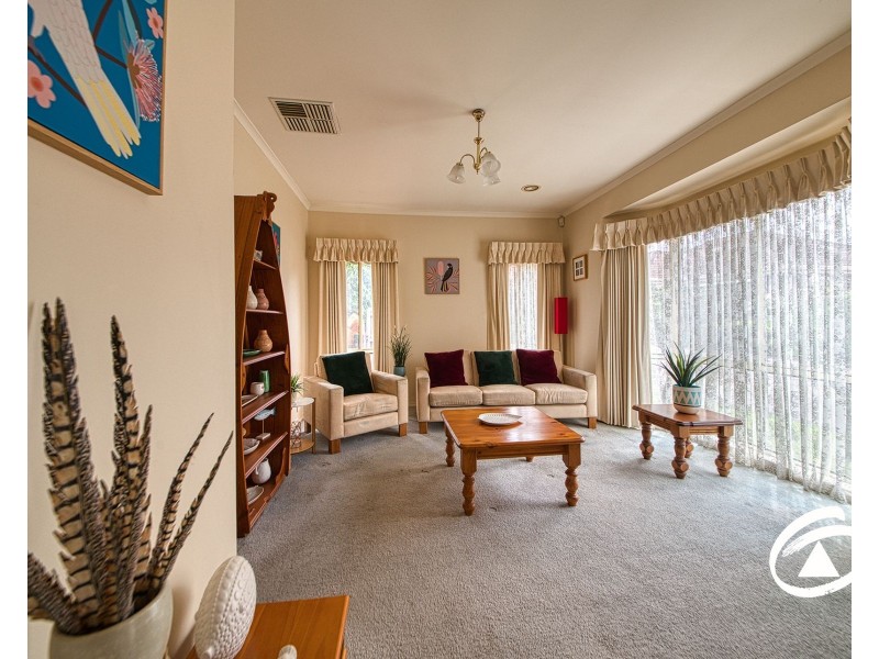 2/17 Peel Street, Berwick VIC 3806