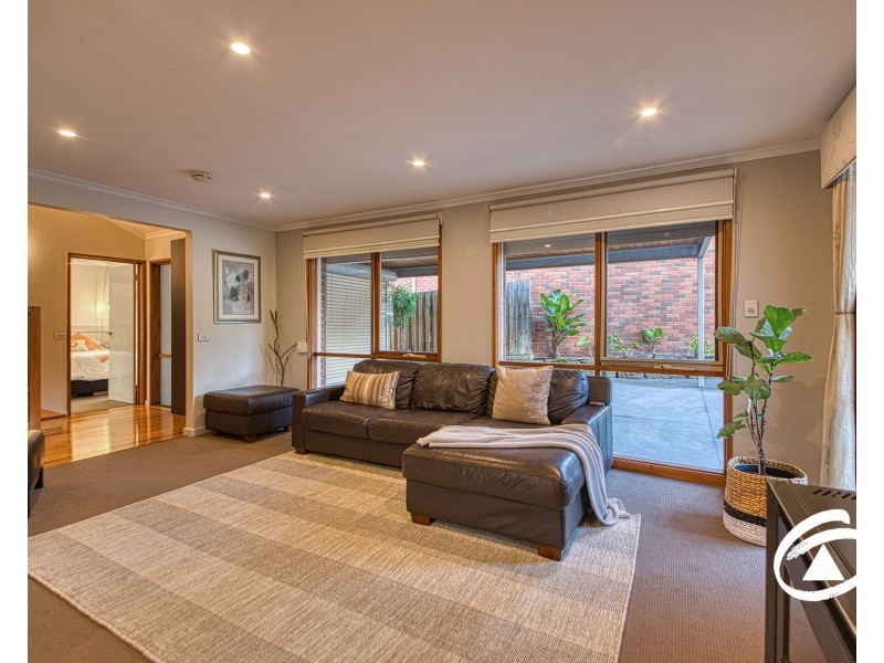 2 Clover Close, Berwick VIC 3806