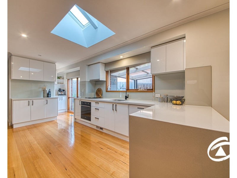 2 Clover Close, Berwick VIC 3806