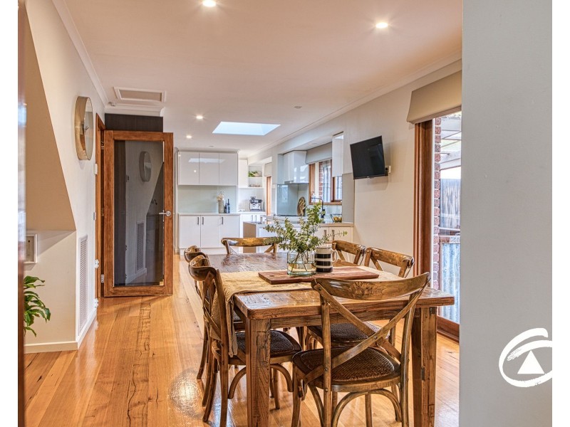 2 Clover Close, Berwick VIC 3806