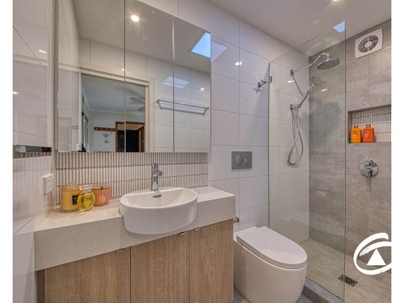 2 Clover Close, Berwick VIC 3806