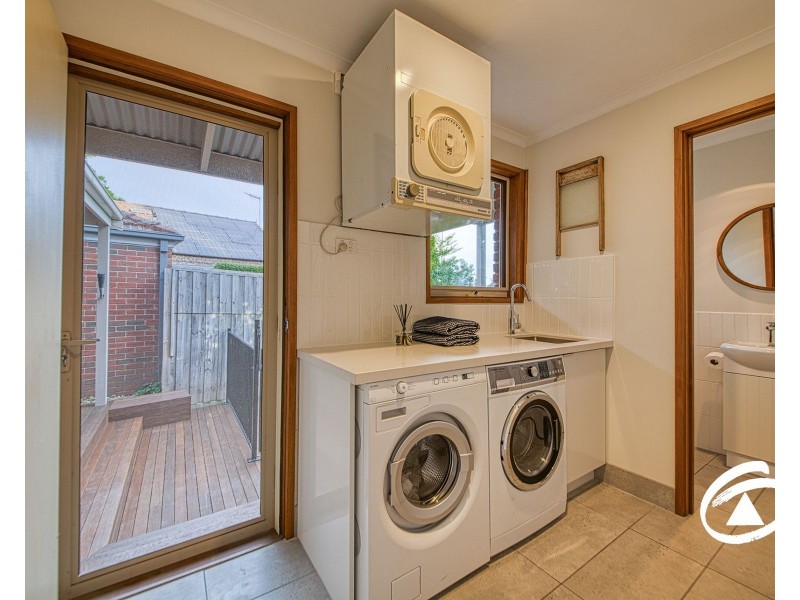 2 Clover Close, Berwick VIC 3806