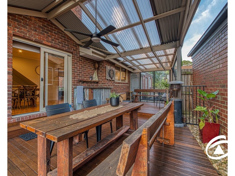 2 Clover Close, Berwick VIC 3806