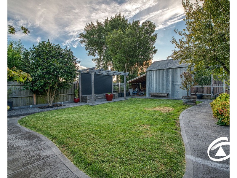2 Clover Close, Berwick VIC 3806