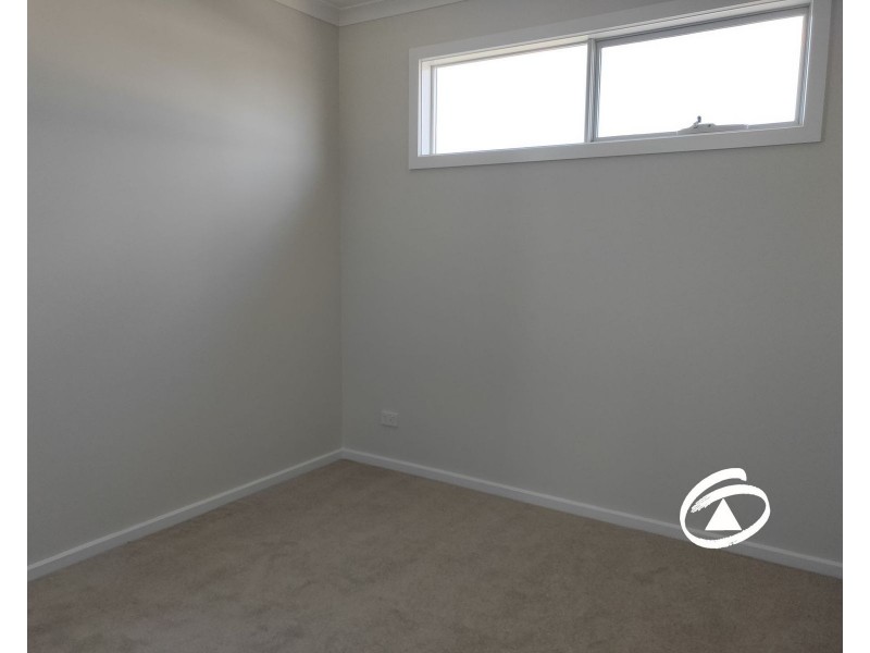 4 Ascot Park Drive, Pakenham VIC 3810