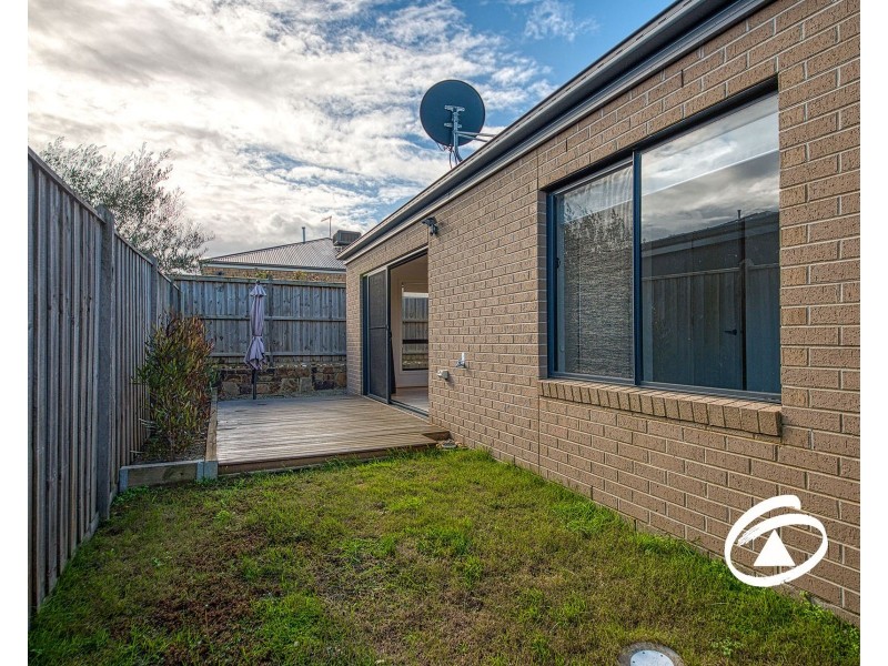 6 Anvil Way, Clyde North VIC 3978