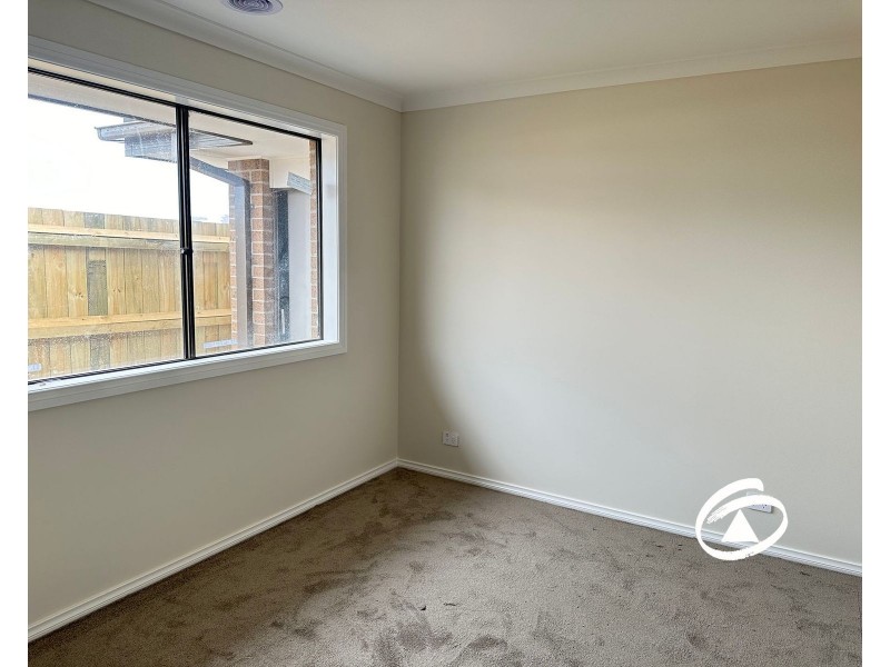 10 Blue Lily Circuit, Junction Village VIC 3977