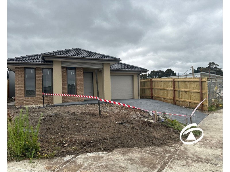 10 Blue Lily Circuit, Junction Village VIC 3977