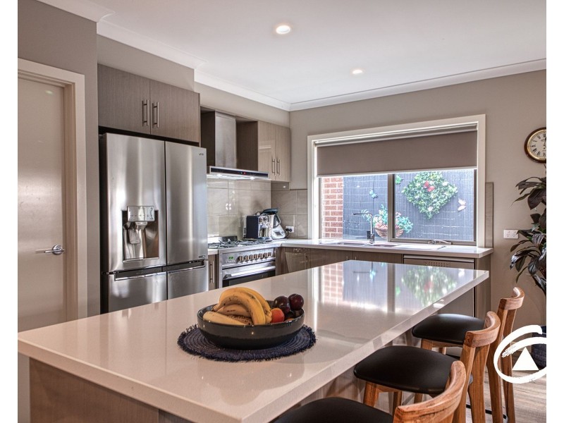 30 Kite Street, Clyde North VIC 3978