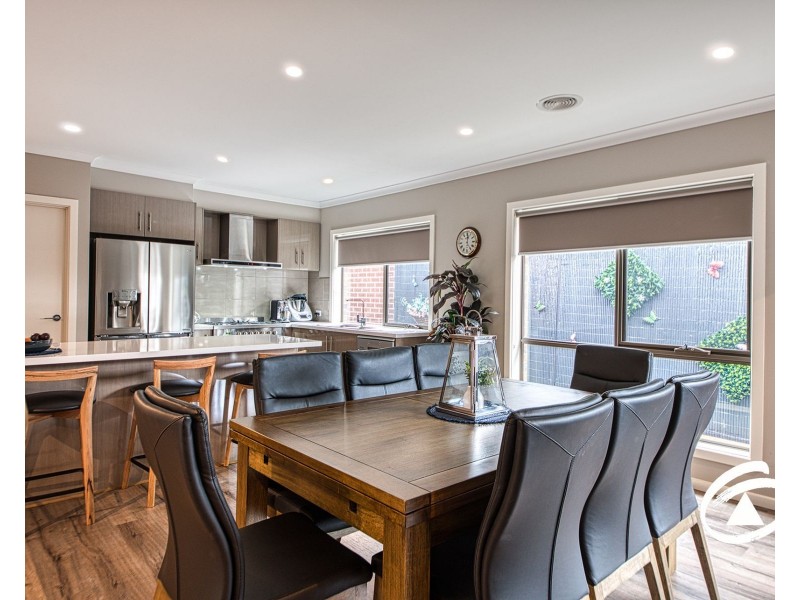 30 Kite Street, Clyde North VIC 3978