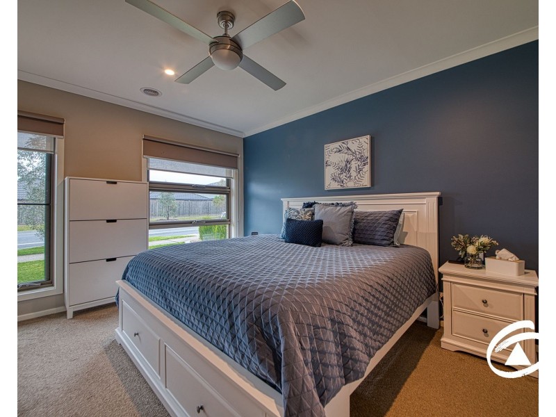 30 Kite Street, Clyde North VIC 3978