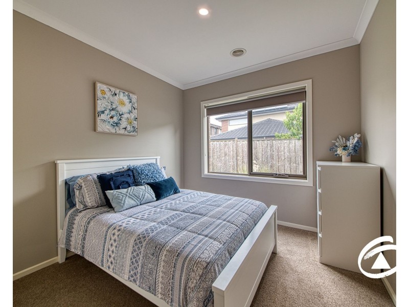 30 Kite Street, Clyde North VIC 3978