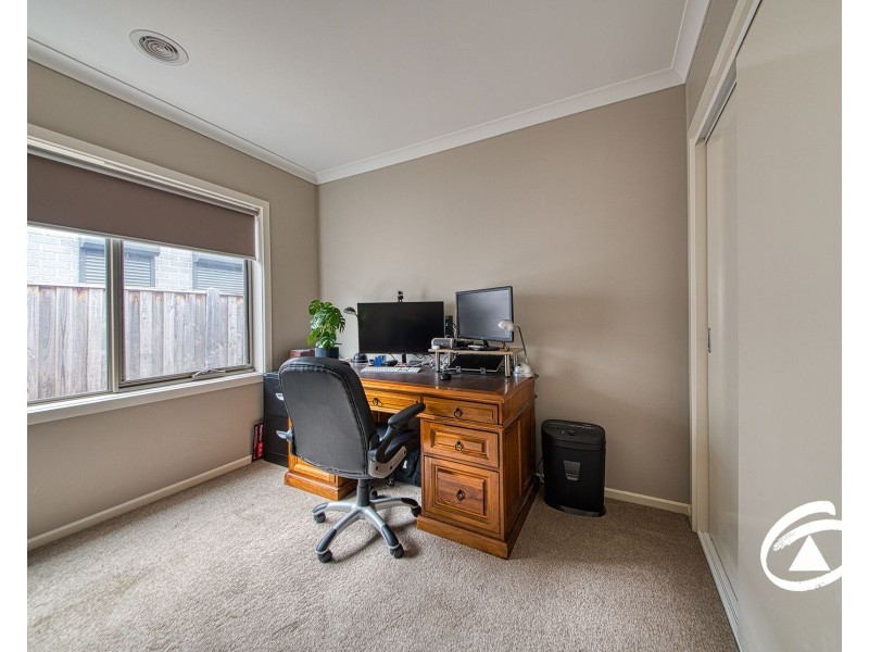 30 Kite Street, Clyde North VIC 3978