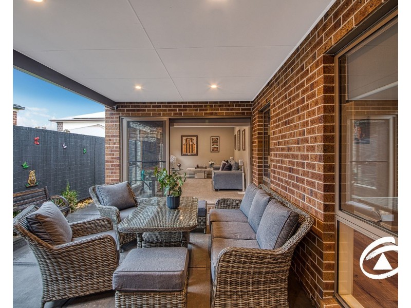 30 Kite Street, Clyde North VIC 3978