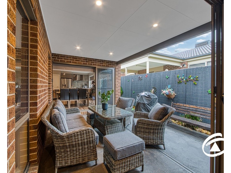 30 Kite Street, Clyde North VIC 3978