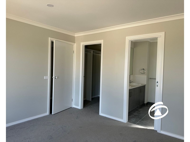 55 Fairweather Street, Clyde VIC 3978