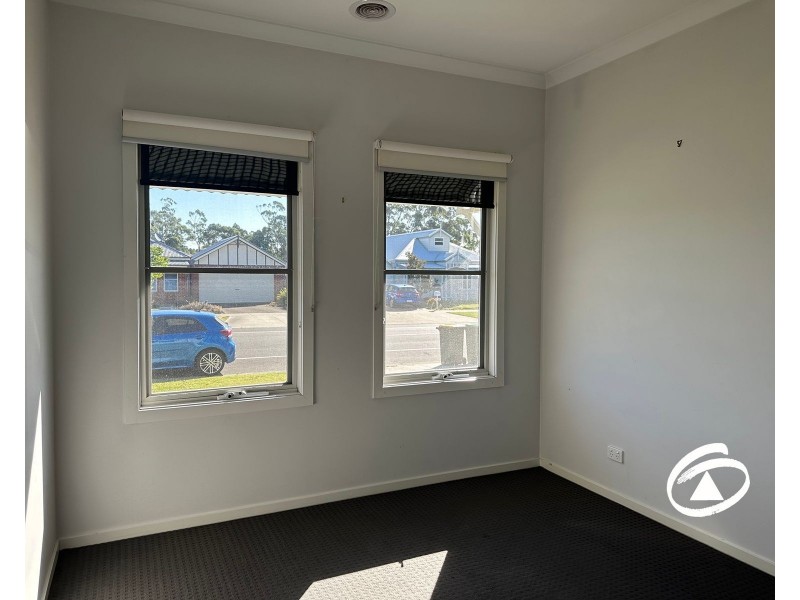 96 Cook Street, Drouin VIC 3818