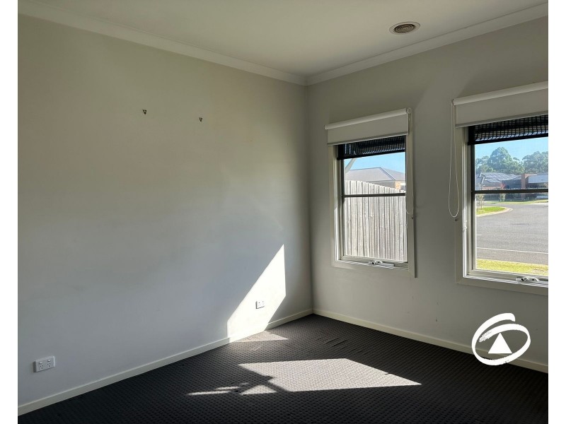 96 Cook Street, Drouin VIC 3818