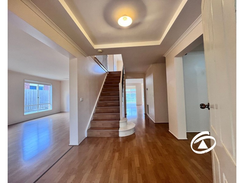 8 Tuileries Rise, Narre Warren South VIC 3805