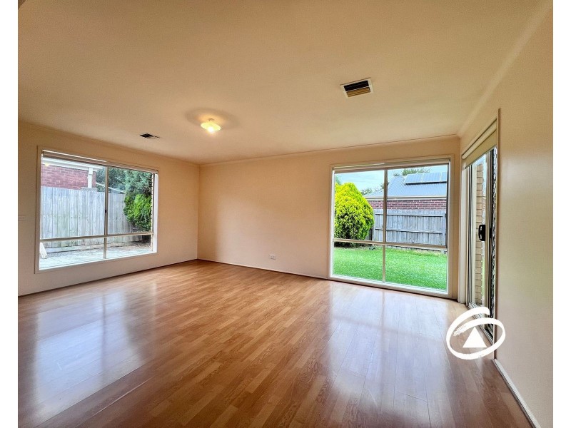 8 Tuileries Rise, Narre Warren South VIC 3805