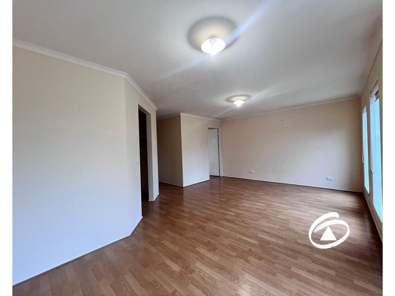 8 Tuileries Rise, Narre Warren South VIC 3805