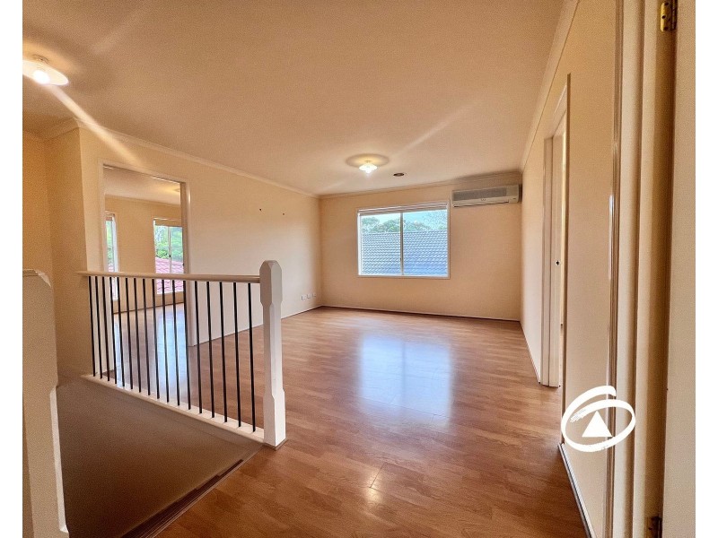 8 Tuileries Rise, Narre Warren South VIC 3805