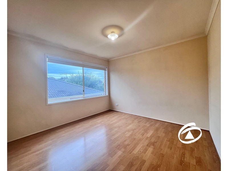 8 Tuileries Rise, Narre Warren South VIC 3805