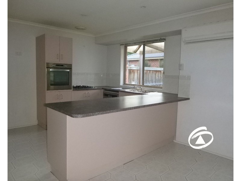 11 Wilmott Close, Berwick VIC 3806