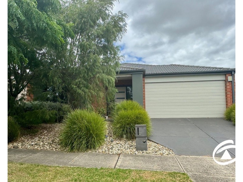 21 Macumba Drive, Clyde North VIC 3978