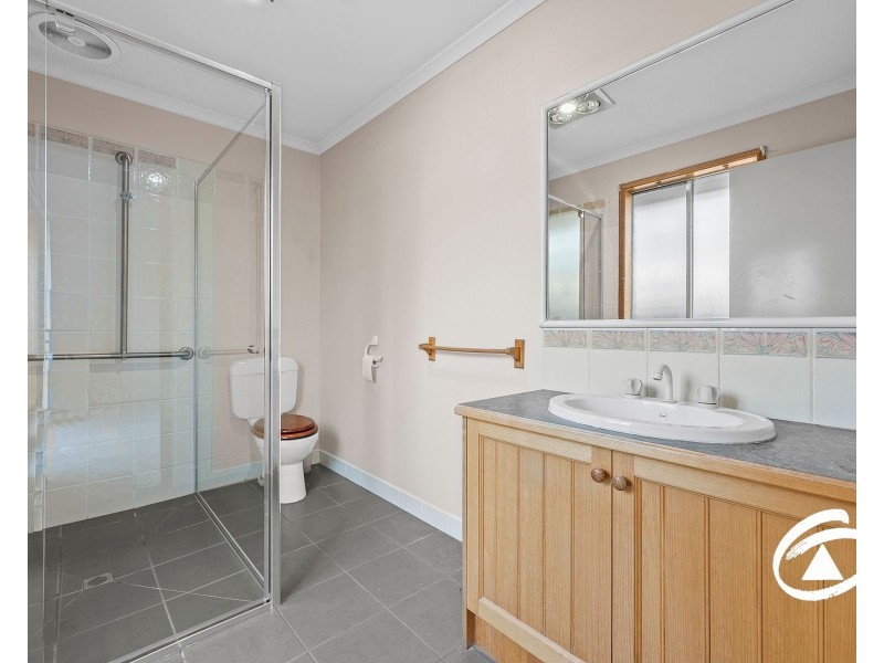 36 Warrenwood Place, Narre Warren VIC 3805