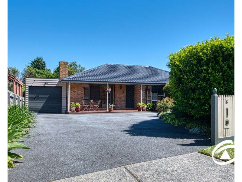 6 Lyndal Court, Berwick VIC 3806