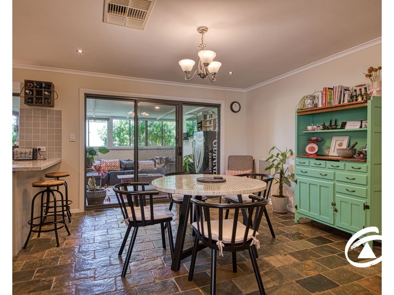 6 Lyndal Court, Berwick VIC 3806