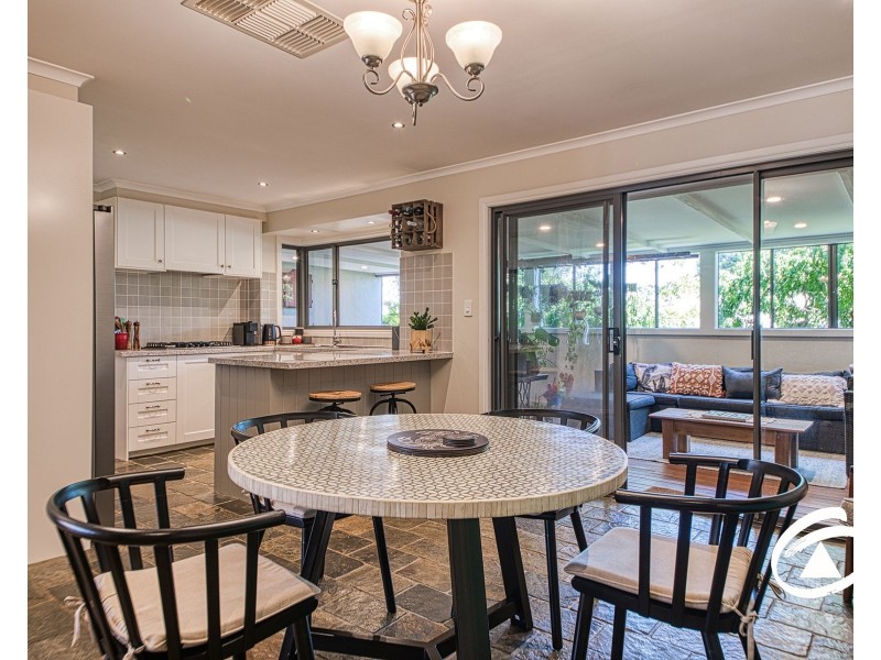 6 Lyndal Court, Berwick VIC 3806