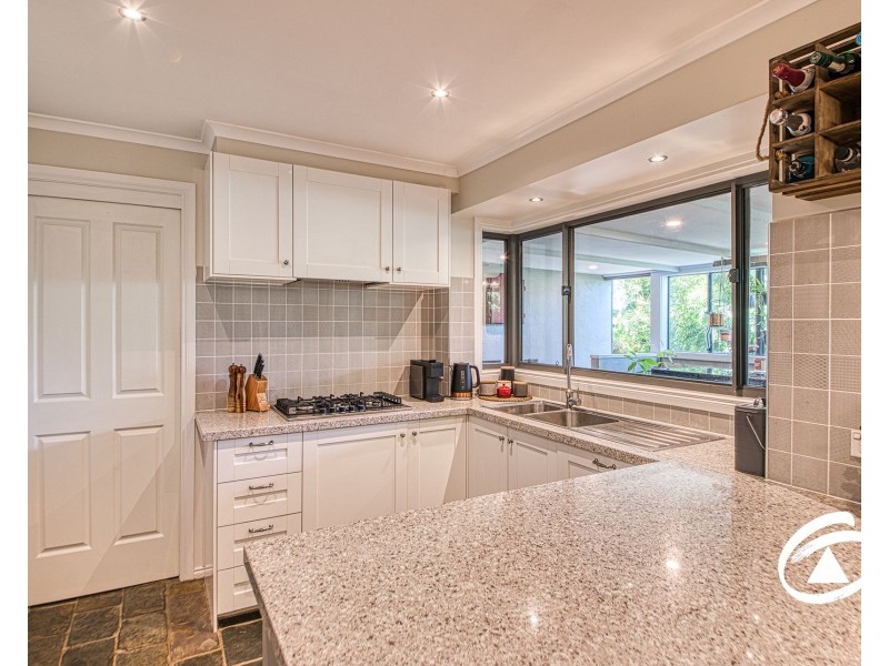 6 Lyndal Court, Berwick VIC 3806