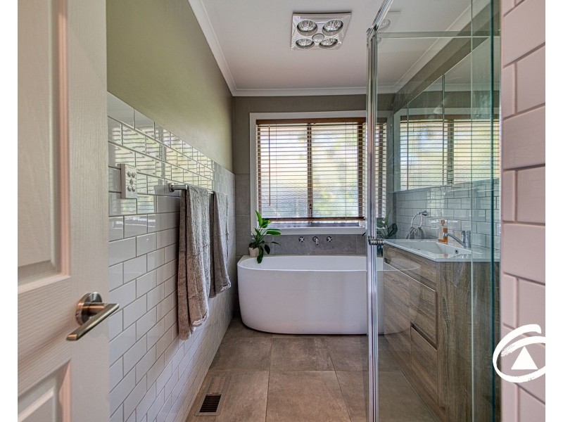 6 Lyndal Court, Berwick VIC 3806