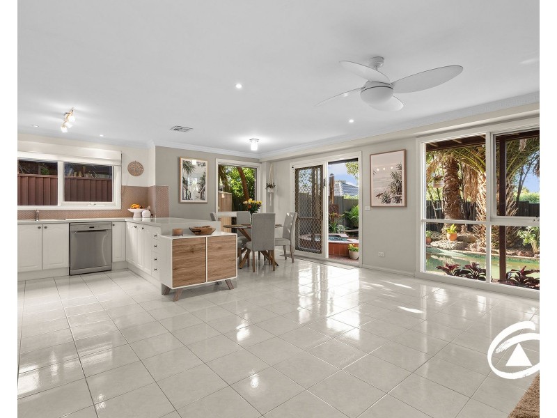 38 Crystal Brook Court, Narre Warren South VIC 3805