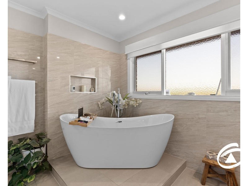 38 Crystal Brook Court, Narre Warren South VIC 3805