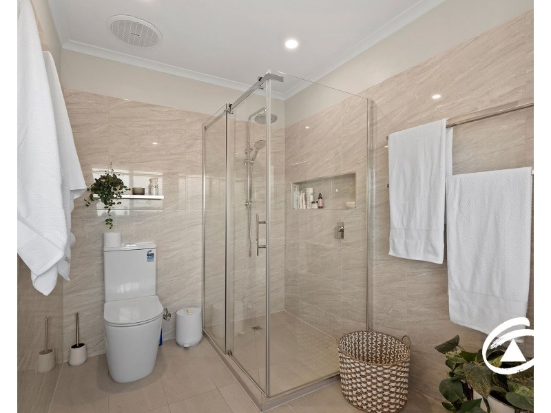 38 Crystal Brook Court, Narre Warren South VIC 3805