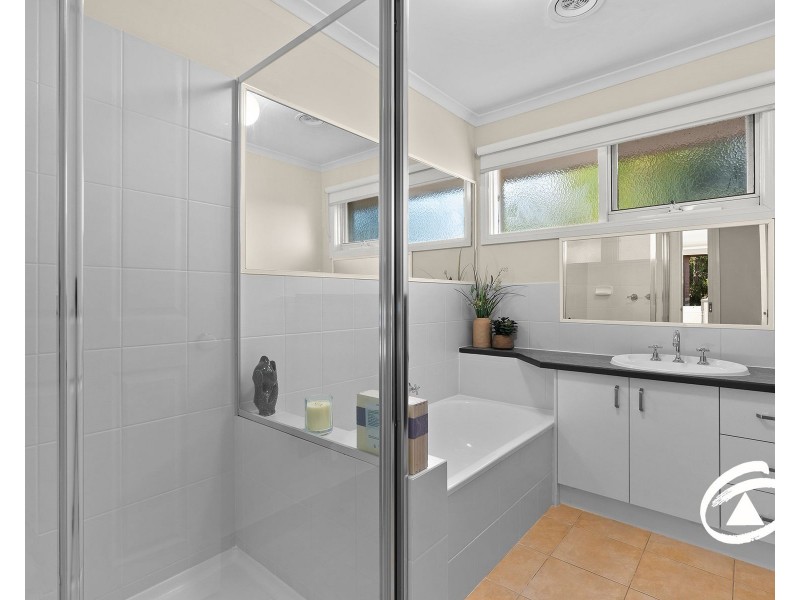 38 Crystal Brook Court, Narre Warren South VIC 3805