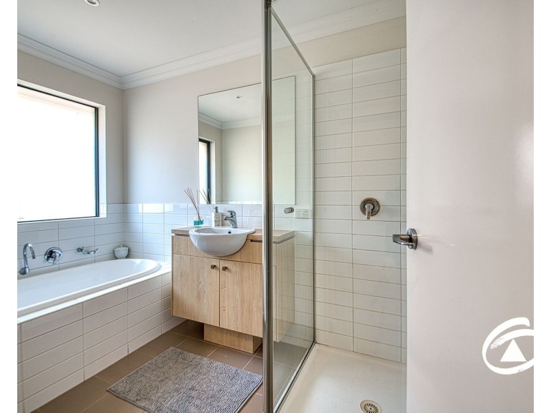 63 Meridian Circuit, Berwick VIC 3806