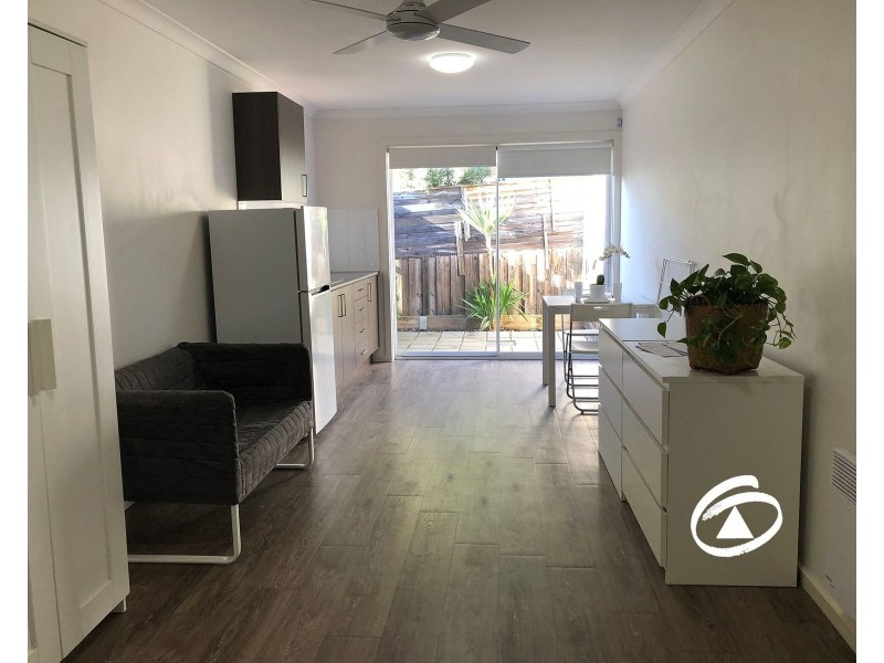 3/4 Cranbourne Drive, Cranbourne VIC 3977