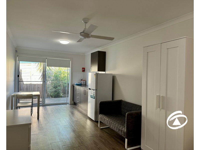 3/4 Cranbourne Drive, Cranbourne VIC 3977